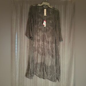Vince Camuto sheer kimono
